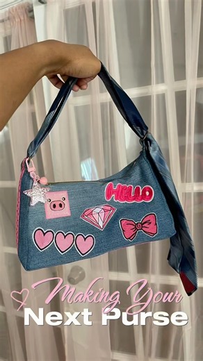 She’s hereeeee!! 👛✨
