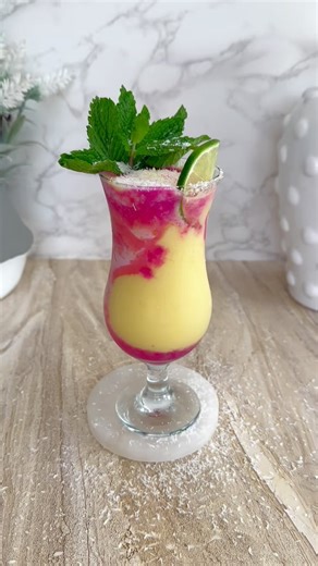 Dayna Ferraro on Instagram: "Comment ‘FORZEN’ for full recipe and details! #daquiri #frozendrinks #frozencocktails #summer #spring #recipes"