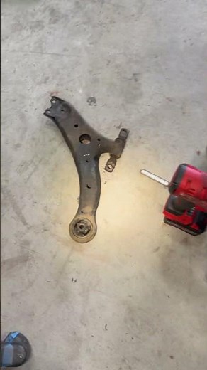 2005 Lexus RX330 Lower Control Arm Replacement