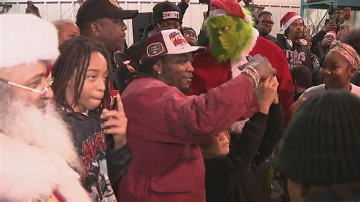 Atlanta rapper Offset brings Christmas cheer to local families at Toys 4 the Nawf event