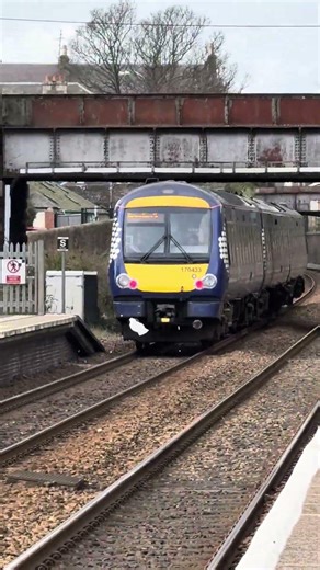 170433 from Inverurie to Glasgow Queen Street passing Broughty ferry