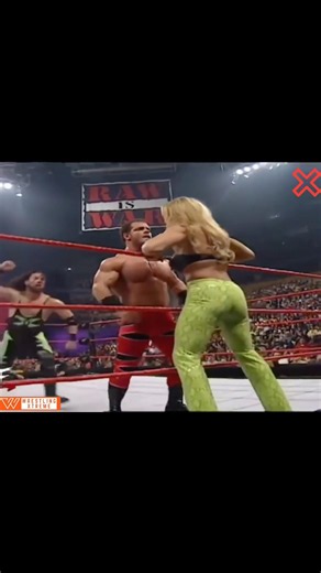 This 2000 RAW Match Was Absolute Madness! 😱