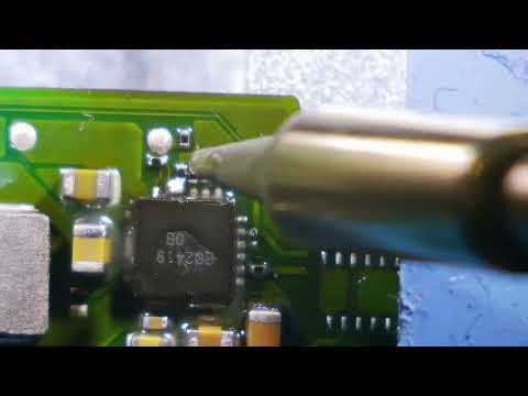 Micro soldering a BQ IC chip on a Nintendo Switch