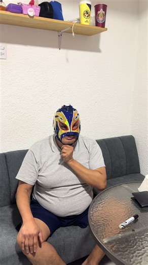 Luchador Shocker: El Guapo Amigo 1000