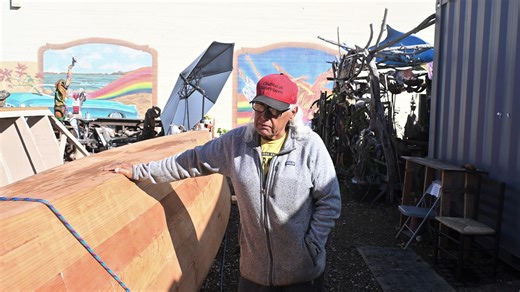 Ventura County Chumash use tomols to paddle back thousands of years