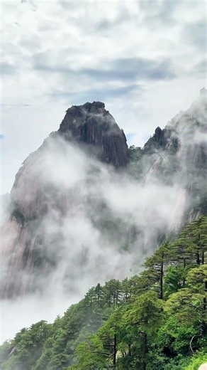 Exploring the Mystical Huangshan Mountain: A Cloud Sea Adventure