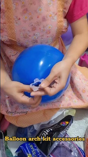 easy DIY balloon arch using balloon arch kit. it's easier when you have an arch kit like this