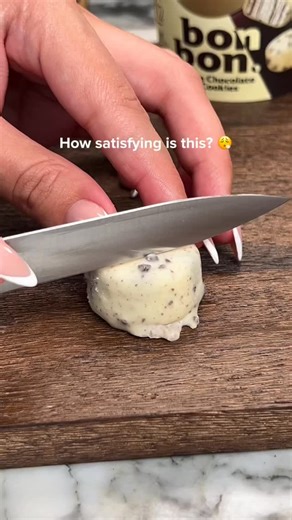 Bonbons are a god-tier snack 🤎 | Magnum