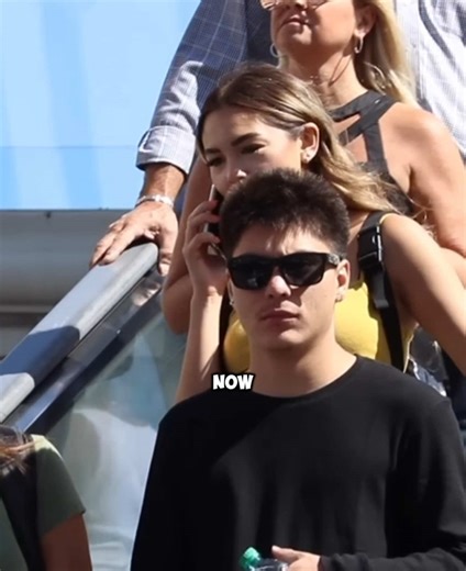 Awkward Phone Calls on the Escalator