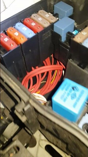 Traffic 3 starter relay location