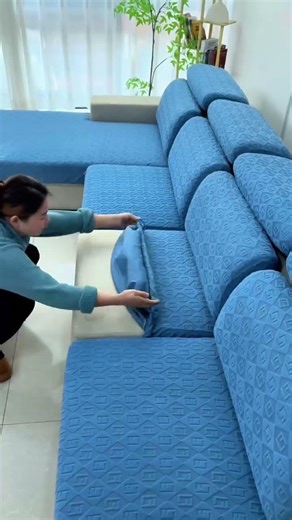 The fabric is comfortable and skin-friendly, and the feel of this sofa cover is also very nice.