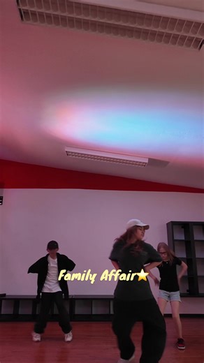 Hip Hop Dance Performance by Bronx Sistas