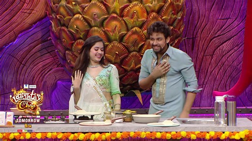 Palat kar poora game, Jannat ki flirting ne kiya Samarth ka system hang! 🤣 Dekhiye #LaughterChefs- Unlimited Entertainment season 3, har Sat-Sun raat 9 baje, sirf #Colors aur JioHotstar par. #AnkitaLokhande #VikasJain #SudeshLehri #NiaSharma #ArjunBijlani #JannatZubair #AlyGoni #KaranKundrra #TejasswiPrakash #AbhishekKumar #SamarthJurel #ElvishYadav #KrushnaAbhishek #KashmeraShah #BhartiSingh #HarpalSinghSokhi | COLORS TV