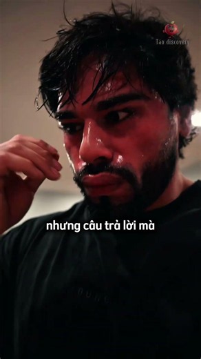 Anh chàng hoảng hốt khi nhân viên tiết lộ sự thật miếng thịt được trưng bày 😳