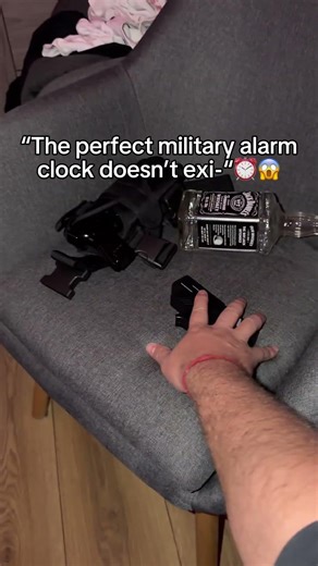 The best alarm clock ever 🇺🇸🦅