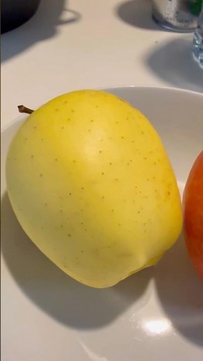What is a Golden Delicious apple? #fruit #food #dessert #france #sourapple