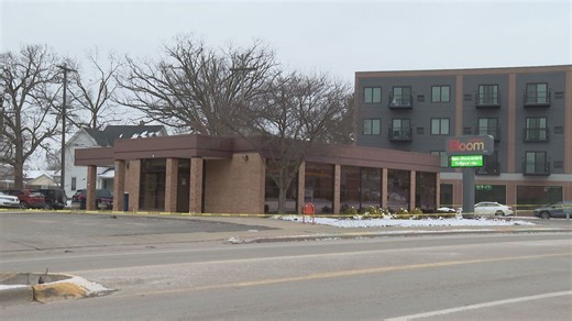 Standoff ensues after attempted Grand Rapids bank robbery
