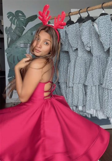 Christmas වලට කලින් ගන්න පුලුවන්.. අදම order කරන්න.. 🙈🥰 3150/- ♥️🛍️✨ sizes available 🤗#stylefix #newarrivals #trendingoutfit #onemillionaudition #cute dress for puppies