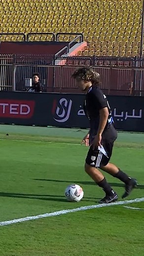 473K views · 7.7K reactions | This bicycle-kick on repeat.  Does Amr Nasser’s acrobatic finish get your vote for the FIFA Puskás Award?  Egyptian Pro League | FIFA Club Football | Facebook