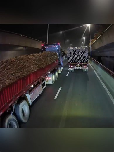 Hai bác tài so tài