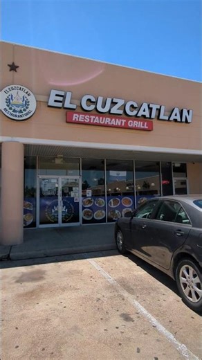 Un rinconsito de El Salvador aqui en #houstontx #elcuzcatlanrestaurant puro #elsalvador