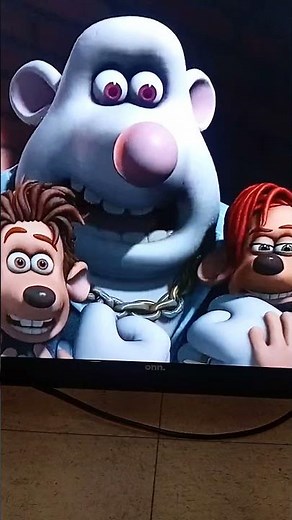 millicent bystander 🤣😂 #flushedaway #aardman #dreamworks