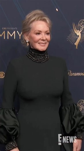 Jean Smart arrives to the #Emmys ahead of her win for Outstanding Lead Actress in a Comedy series for “Hacks.” | E! News