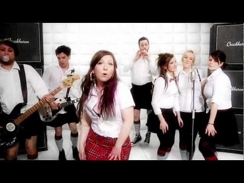 The toten Crackhuren Im Kofferraum(The T.C.H.I.K.) - "Klaus" offizielles Video