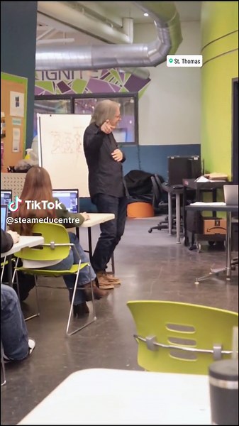 Arts and Culture SHSM students from Parkside CI in St. Thomas, ON visited the STEAM Education Centre for a workshop in Animation and Game Design. They drew and animated pixel sprites in Piskel and coded their characters to move inside a video game in @Godot Engine! At the end, they travelled back to the 1800s to build their own Zoetropes! #stem #steam #stemproject #shsm #digitalart #coding #highschoolart #pixelart #godotengine #stthomasontario #stthomasproud