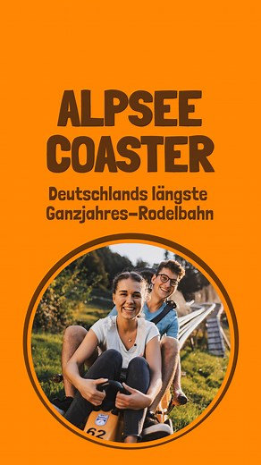 Deutschlands längste Ganzjahres-Rodelbahn wartet auf euch! Der Alpsee Coaster bringt euch auf 2,8 km Länge mit bis zu 40 km/h ins Tal – Kurve für Kurve ein Abenteuer! 😍 👉 Und das Beste: Auch bei Regen ein echtes Highlight! Feuchte Schienen = mehr Speed Weniger Andrang = mehr Fahrspaß Also: Rodeln kennt kein schlechtes Wetter – nur gute Ausreden 😊 #alpseebergwelt #allgaeuerleben #alpseecoaster #urlaubimallgaeu | Alpsee Bergwelt
