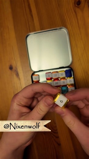 Day 6 Magic Advent Calendar - Other Than You Think #shimmerdrops #DIY #Xmas #aquarelle #watercolor