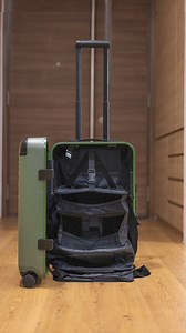 "This Carry-on Bag Has a Built-in Closet So You Never Need to Unpack" - 𝘛𝘳𝘢𝘷𝘦𝘭 𝘓𝘦𝘪𝘴𝘶𝘳𝘦 | Solgaard