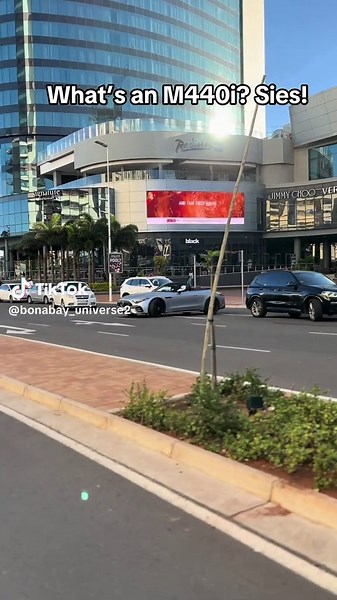 The ever-so-elegant SL 43 AMG seen leaving the supercar parking at Oceans Mall, uMhlanga, Durban. #cartok #mercedes #amg
