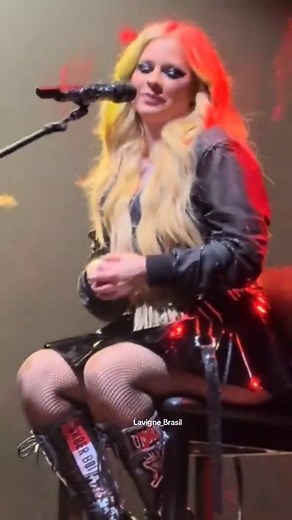 Avril Lavigne's Rockstar Performance Highlights