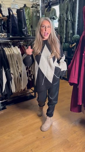 ✨ What’s New Wednesday is back! ✨ Join Tracey Jane LIVE tonight at 7:30pm for fresh finds, fun vibes, and all the updates you don’t want to miss! 💖 #WhatsNewWednesday #LiveWithTracey | Tracey Jane Fashion