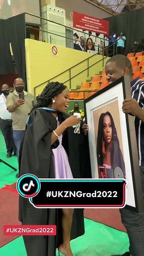 @nomfundomoh Awarded a double Platinum Plaque for Phakade Lami at the #UKZN Graduation. Congratulations!