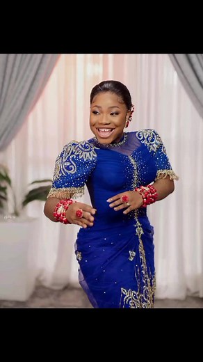 Mercy Chinwo is such a dazzling bride in blue. She and her husband made a good couple 💞. Congratulations, Mercy Chinwo Page & Pastor Blessed. #mercychinwo #mercyisblessed #mercyisblessed22 #mercyisblessed2022 #mercychinwomarriage #mercychinwomarriage #mercychinwotraditionalmarriage | Akwa Ibom Wedding