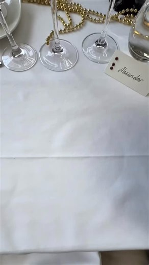 Mainos / pr tapahtuma Ravintola Lasipalatsi Arvaa poro menun hinta ☺️ laadun puolesta tämä setti saa ainakin minun suosituksen. #ravintolavinkki #lasipalatsi #poro #menu #helsinki | Alexander Trivedi