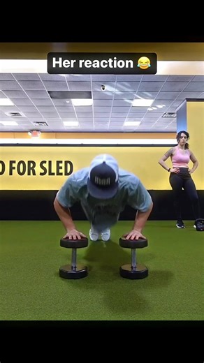 People react to calisthenics🔥😈#streetworkout #freestyle #motivation #planche #calisthenicsmotivation