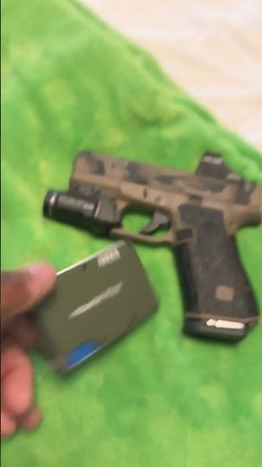 Ridge wallet with AirTag money clip