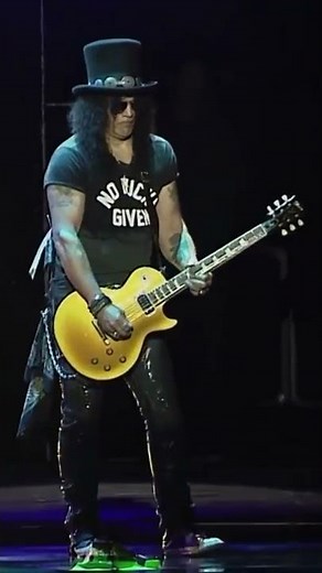 Guns N' Roses - November Rain - Slash Guitar Solo 1 (LIVE)