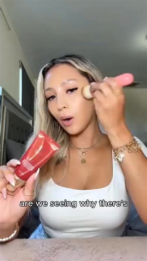 ✨ One Step to Flawless Skin ✨ Say hello to smooth, even tone in seconds! This lightweight formula effortlessly blurs redness and imperfections, giving you a soft-focus finish that looks and feels completely natural. ✅ Neutralizes Redness – Creates a calm, even canvas ✅ Adapts to Your Skin Tone – Blends seamlessly for a perfect match ✅ Feels Like Nothing – Weightless yet covers beautifully #FlawlessFinish #NaturalCoverage #SkinPerfection #AdaptiveMakeup #EasyBeauty | Palettta