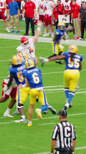 The Pittsburgh Panthers vs Miami Ohio Pitt starts the drive with a complete pass!