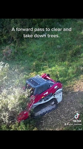 Operator clearing land the right way! #takeuchi #excavationlife #skidsteer #fecon #equipmentoperator #landclearing #