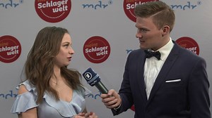 Oonagh stand im SCHLAGERCOUNTDOWN gleich zweimal auf der Bühne: Einmal mit dem Safri Duo und dann mit Santiano. Im Interview erzählt sie uns, wie es zu solchen Kooperationen kommt: | ARD Schlagerwelt