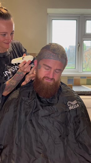 Transformative Alien-Inspired Hairstyle Showcase