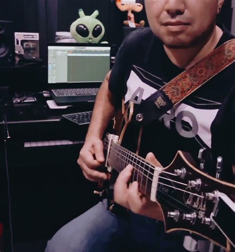 Groove in Fm. Logic Pro + AmpliTube. Sígueme: @artcastguitar #smoothjazzinstrumental