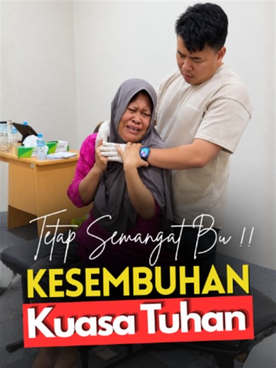 Menghadapi kasus yang kompleks, kejujuran dan keamanan pasien adalah prioritas utama kami. ✨Pasien kita kali ini datang dengan kondisi kaki lemas dan nyeri hebat hingga harus bergantung pada kursi roda. Riwayat pernah operasi pasang pen di dua tempat berbeda membuat penanganan kali ini harus ekstra hati-hati. Suhu Albert secara jujur mengedukasi keluarga bahwa pemulihan ini harus dilakukan selangkah demi selangkah. Fokus pertama hari ini adalah meredakan nyeri pinggangnya agar beliau bisa tidur 