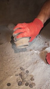 Antik Bir Bölgede Kadın Mezarı Açılışı part1... Kullandığım Alan Tarama... Cep Telfn : 90 (544) 953 79 31 Lidyadedektor.com Kullandığım Görüntüleme Cihazı conraddedektor.com 9 0534 974 23 96 9 0216 370 12 41 Kullandığım Dedektör lidyadedektor.com 9 0544 953 79 31 Sosyal medya hesaplarım... https://instagram.com/@olimposungizemi https://tiktok.com/@olimposungizemi https://facebook.com/@olimposungizemi1 Mail: defineavcisibursa@gmail.com Videolarımı izlediğiniz için teşekkür ederim. Beğendiyseniz l