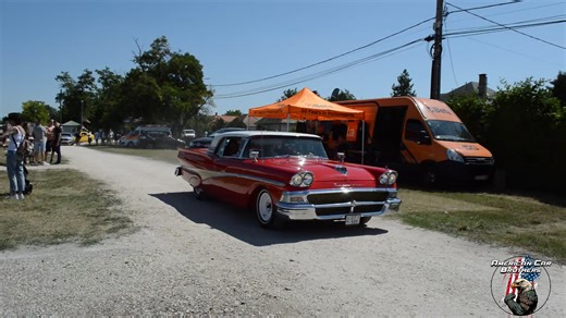 90 nap múlva, április 25-én Tiszakécskén berobban az év egyik legnagyobb amerikai autós rendezvénye! 💪🦅🇺🇸 Kicsiknek ingyenes ugrálóvár és arcfestés, a nagyobbaknak élményautózás és élményvezetés, miközben élő koncerttel érkezik a Katrina zenekar. 🎤🎸 A hangulatról és az energiáról gondoskodunk az étvágyat pedig minőségi street food ételek és italok csillapítják. 🍔🥤 A tombola fődíja egy 2 napos, 2 főre szóló wellness pihenés a Barack Thermal Resortba, emellett rengeteg értékes nyeremény ta